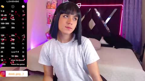 Snapshot of derek_greyy_ chatting on March 12, 3:02 am derek grey online show from March 12, 3:02 am