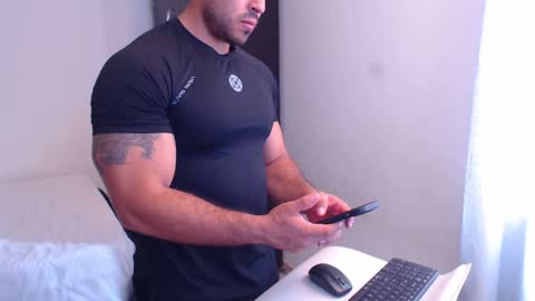 Snapshot of derek_group chatting on December 8, 2:30 pm Derek online show from December 8, 2:30 pm