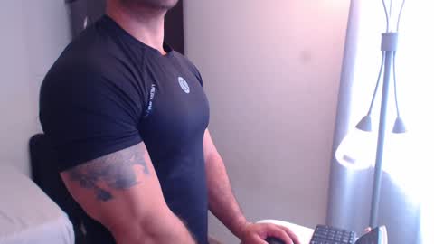 Snapshot of derek_group chatting on December 15, 4:26 pm Derek online show from December 15, 4:26 pm