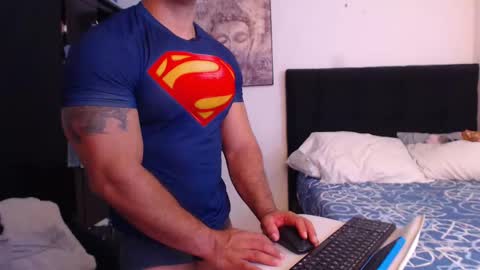 Snapshot of derek_group chatting on March 5, 11:16 pm Derek online show from March 5, 11:16 pm