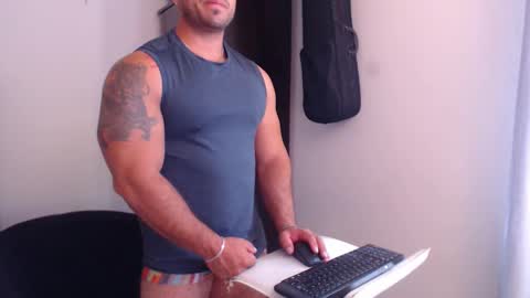 Snapshot of derek_group chatting on September 12, 3:12 pm Derek online show from September 12, 3:12 pm