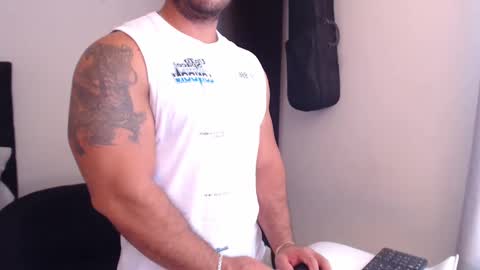 Snapshot of derek_group chatting on September 22, 3:03 pm Derek online show from September 22, 3:03 pm