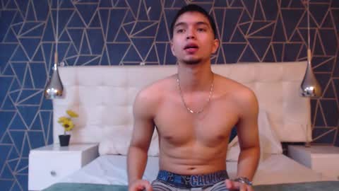 Derek online show from February 18, 1:40 pm