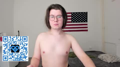 Derek online show from October 15, 5:57 pm