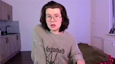 Derek online show from March 1, 8:33 pm