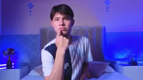 derek_sinn online show from February 23, 8:06 pm