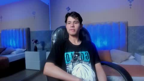 derek_sinn online show from March 6, 9:11 pm