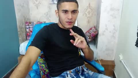 Snapshot of derek_storm_ chatting on September 24, 2:37 am D E R E K online show from September 24, 2:37 am