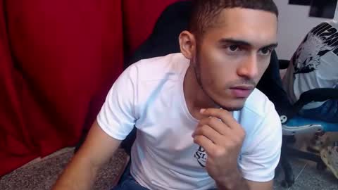 Snapshot of derek_storm_ chatting on September 28, 3:01 am D E R E K online show from September 28, 3:01 am