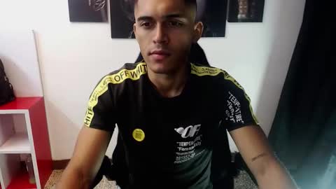 Snapshot of derek_storm_ chatting on November 8, 10:48 am D E R E K online show from November 8, 10:48 am