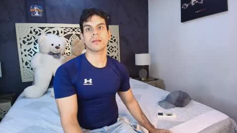 derek_voss online show from June 4, 12:11 pm