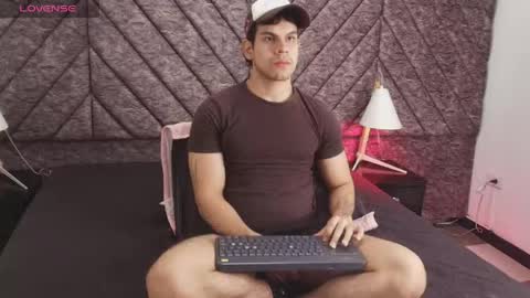 derek_voss online show from June 5, 1:50 pm