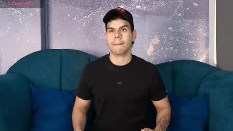 derek_voss online show from June 23, 12:36 pm