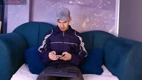 derek_voss online show from June 27, 5:40 pm