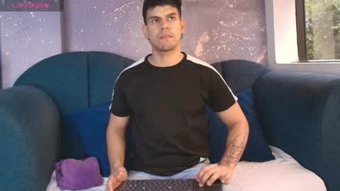 derek_voss online show from June 30, 1:01 pm