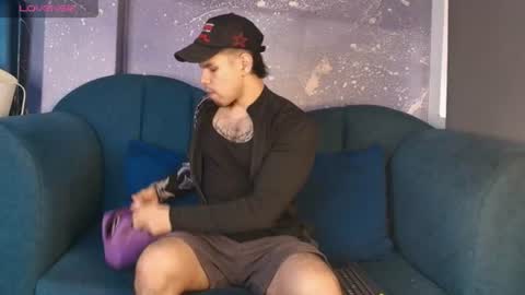 derek_voss online show from July 1, 1:02 pm
