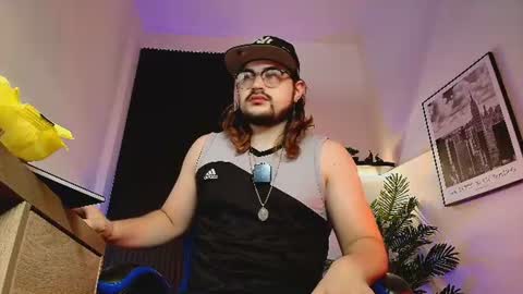 Derek online show from July 28, 7:04 pm