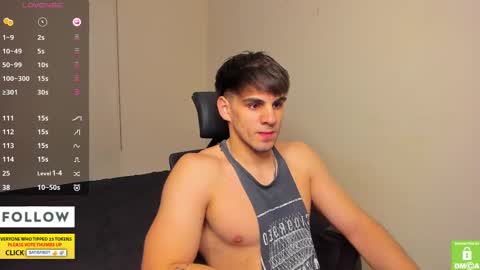 Snapshot of derekcb chatting on October 18, 9:32 am Derekcb online show from October 18, 9:32 am