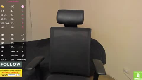 Snapshot of derekcb chatting on October 23, 10:25 am Derekcb online show from October 23, 10:25 am