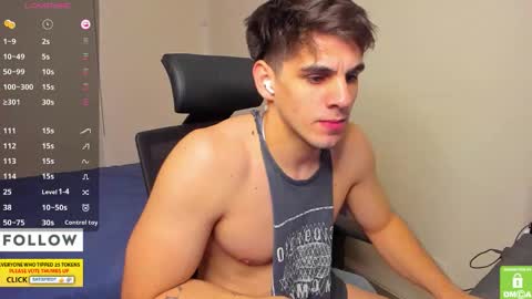 Snapshot of derekcb chatting on November 30, 2:43 pm Derekcb online show from November 30, 2:43 pm