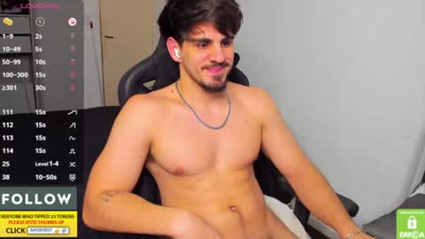 Snapshot of derekcb chatting on July 28, 4:39 pm Derekcb online show from July 28, 4:39 pm