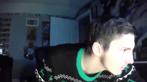 Snapshot of derekdings chatting on December 6, 6:48 am derekdings online show from December 6, 6:48 am