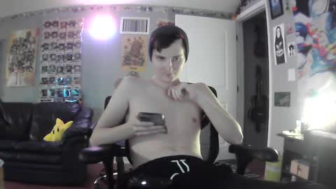 Snapshot of derekdings chatting on December 31, 3:23 am derekdings online show from December 31, 3:23 am