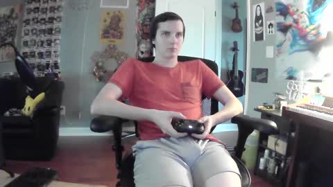 Snapshot of derekdings chatting on January 23, 2:28 pm derekdings online show from January 23, 2:28 pm