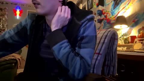 Snapshot of derekdings chatting on October 19, 7:42 am derekdings online show from October 19, 7:42 am