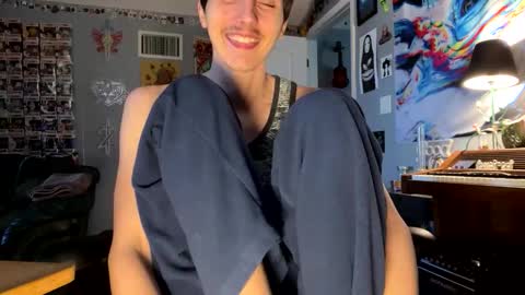 Snapshot of derekdings chatting on October 22, 2:06 pm derekdings online show from October 22, 2:06 pm