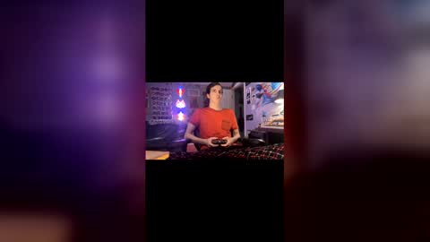 Snapshot of derekdings chatting on November 24, 11:15 pm derekdings online show from November 24, 11:15 pm