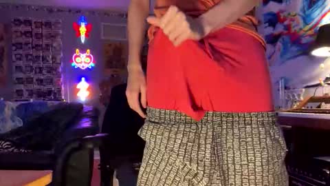 Snapshot of derekdings chatting on December 1, 6:35 pm derekdings online show from December 1, 6:35 pm