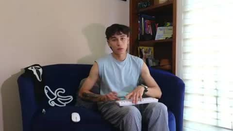 Derek online show from June 21, 9:06 pm