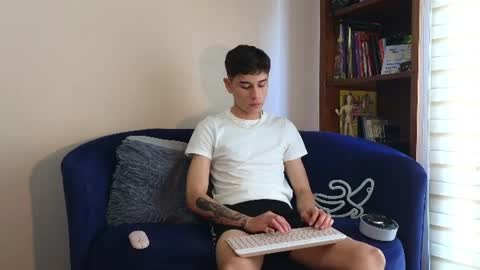 Derek online show from July 5, 9:11 pm
