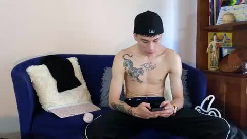 Derek online show from July 28, 8:52 pm