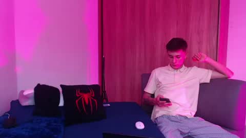 Derek online show from August 1, 9:57 pm