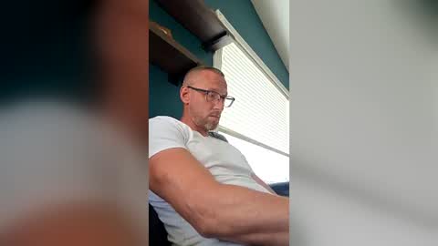 Snapshot of derekthomaserickson86 chatting on July 16, 4:35 pm DK online show from July 16, 4:35 pm