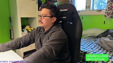 Derrick Hose online show from February 26, 11:15 pm