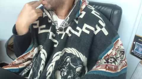 Snapshot of derrik_ chatting on October 1, 3:45 am online show from October 1, 3:45 am