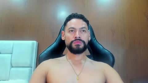 Snapshot of derrybigger_cm chatting on September 23, 7:17 pm DerryBigger CM online show from September 23, 7:17 pm