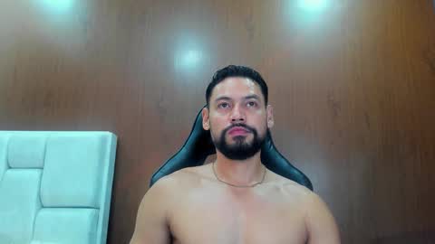 Snapshot of derrybigger_cm chatting on October 2, 2:02 pm DerryBigger CM online show from October 2, 2:02 pm