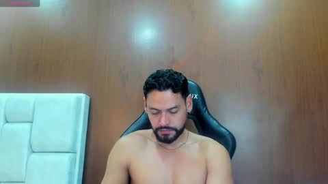 Snapshot of derrybigger_cm chatting on October 3, 9:56 pm DerryBigger CM online show from October 3, 9:56 pm