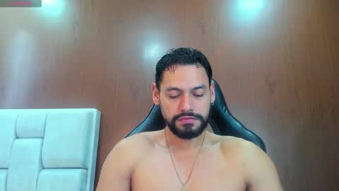 Snapshot of derrybigger_cm chatting on October 28, 8:33 pm DerryBigger CM online show from October 28, 8:33 pm