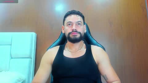 Snapshot of derrybigger_cm chatting on November 10, 2:27 pm DerryBigger CM online show from November 10, 2:27 pm