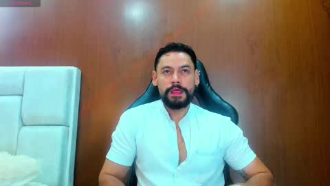 Snapshot of derrybigger_cm chatting on November 11, 6:30 pm DerryBigger CM online show from November 11, 6:30 pm