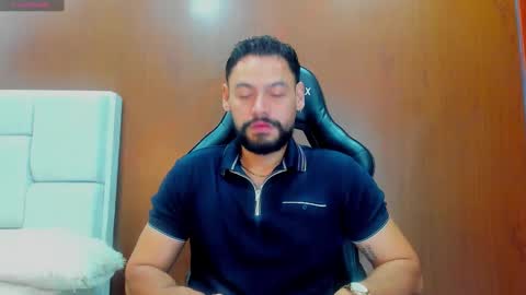 Snapshot of derrybigger_cm chatting on November 12, 2:50 pm DerryBigger CM online show from November 12, 2:50 pm