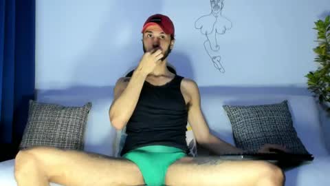 Snapshot of derrymaster chatting on May 11, 3:01 am JhimyMaster online show from May 11, 3:01 am