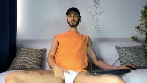 Snapshot of derrymaster chatting on May 19, 4:35 pm JhimyMaster online show from May 19, 4:35 pm