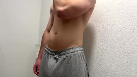 Snapshot of dertom_xxx chatting on November 24, 5:18 am Tom online show from November 24, 5:18 am