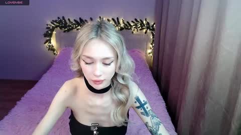 Snapshot of des_ch chatting on January 12, 7:31 pm Ari online show from January 12, 7:31 pm